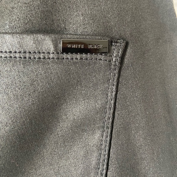 White House Black Market Black Straight Crop Pants. - Picture 4 of 13